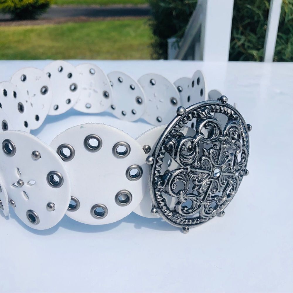 Fancy detailed wide fashion belt